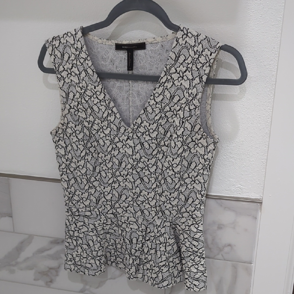 BCBGMaxAzria Black and White Patterned Blouse